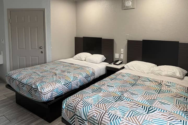 Room 8 of 16